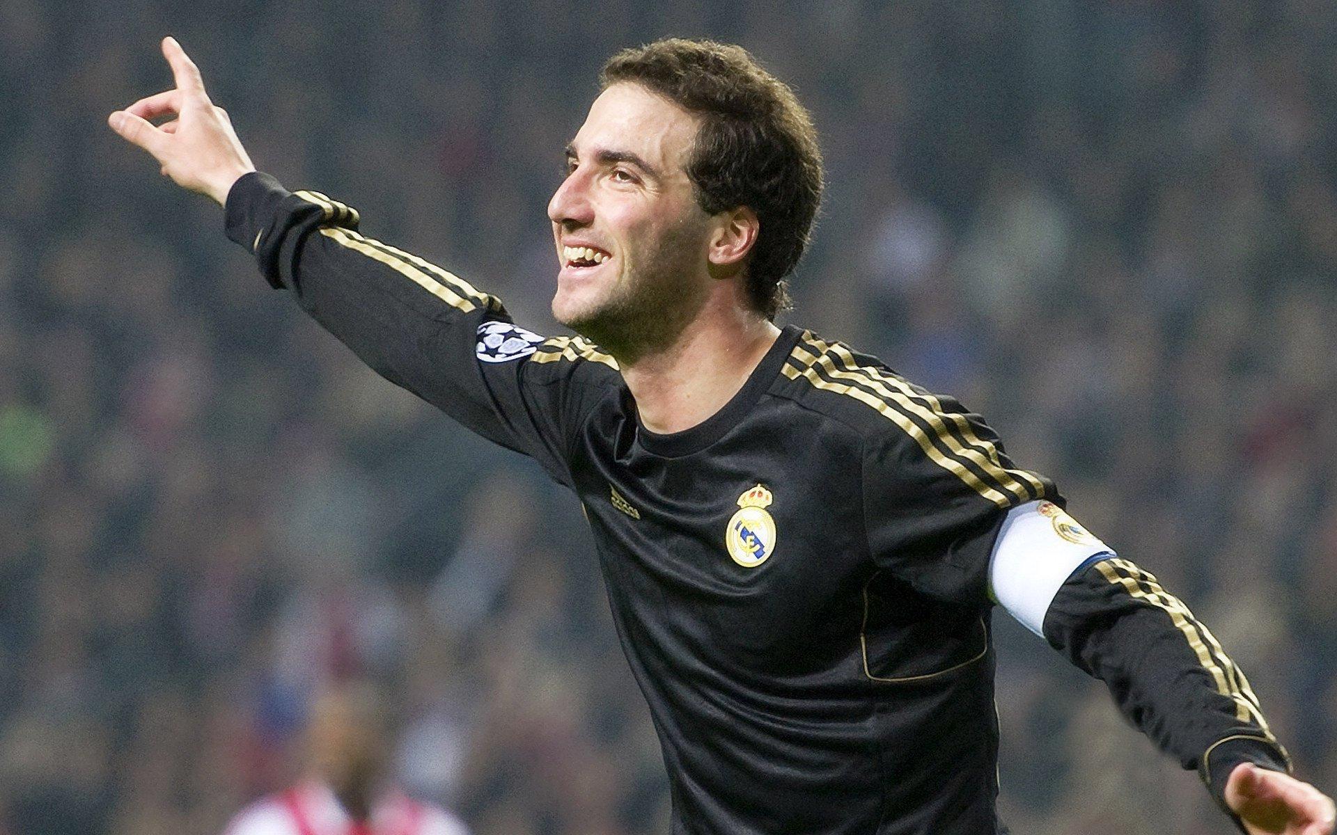 全国田径锦标赛跳远项目激烈角逐 新星闪耀创佳绩