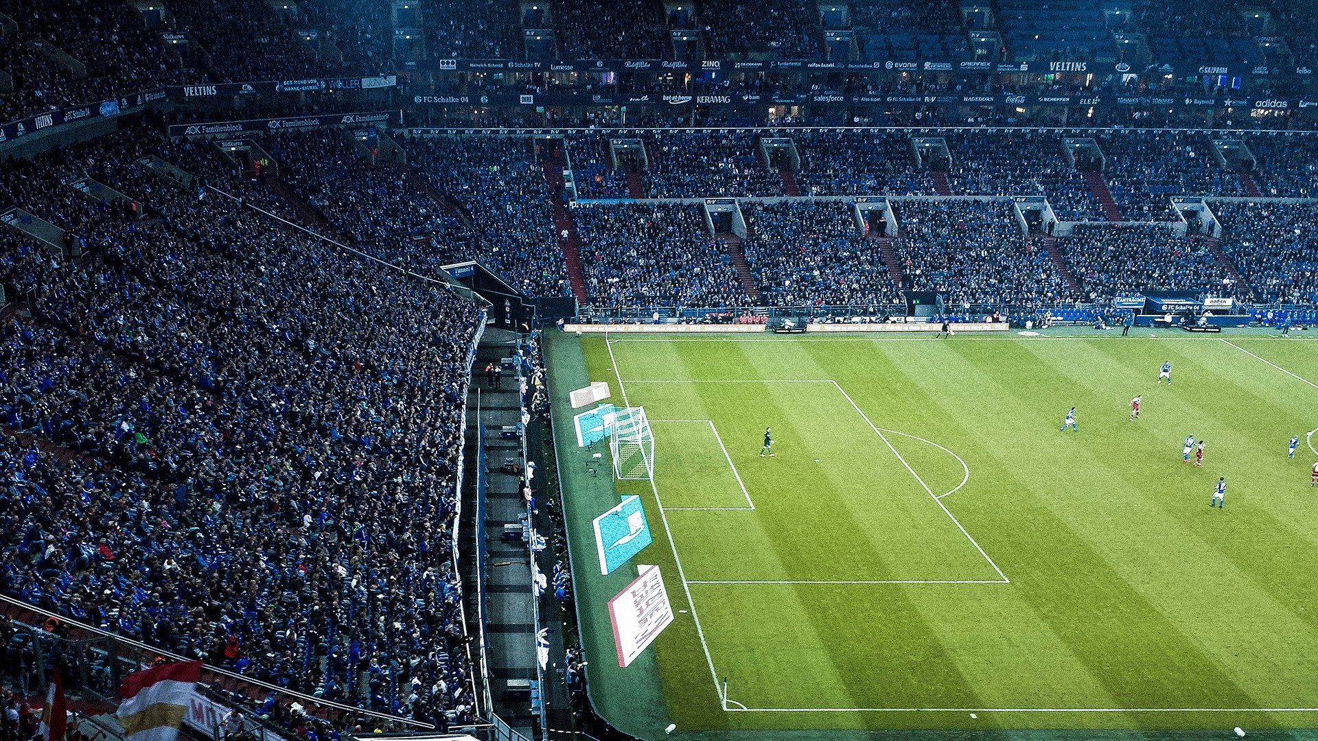 转会市场风云再起，豪门争抢新星，天价合约刷新纪录【半岛体育官方网站】